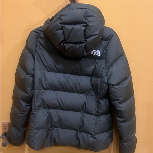 The North Face Women’s Gotham puffer Jacket - Small - Picture 5 of 9